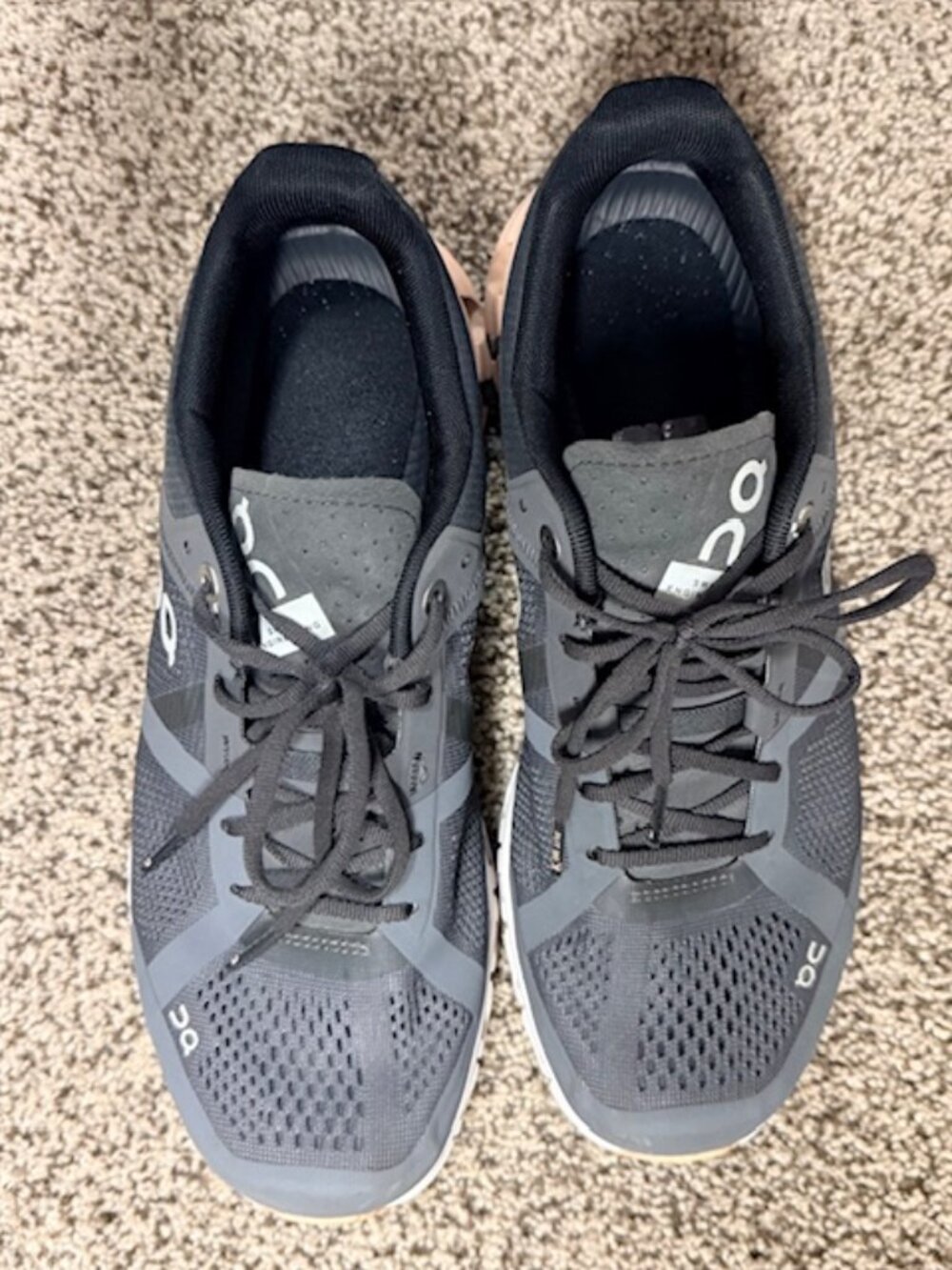 On Cloudflow Women’s Running Shoes Rock/Rose, Size 8.5
